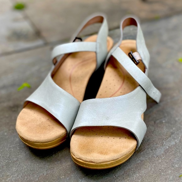 Dansko Tasha Open Toe Green Leather Wooden Cut-out heel Size 37 or 6.5 - Picture 5 of 7